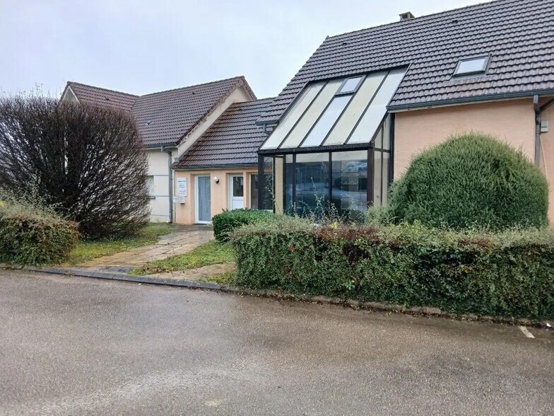 Bureau dans Miserey-Salines à louer - Photo de l’immeuble – Image 1 sur 5