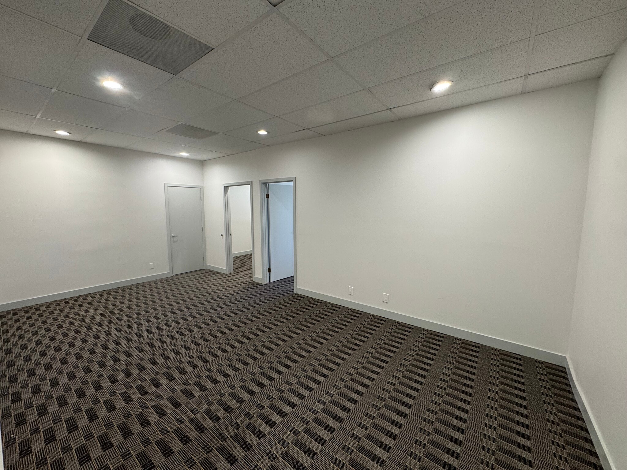 1038 Leigh Ave, San Jose, CA à louer Photo intérieure– Image 1 sur 5