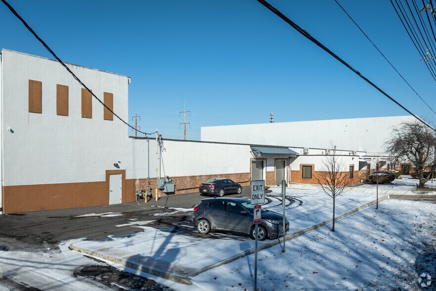 801 E Linden Ave, Linden, NJ à louer - Photo de l’immeuble – Image 3 sur 9