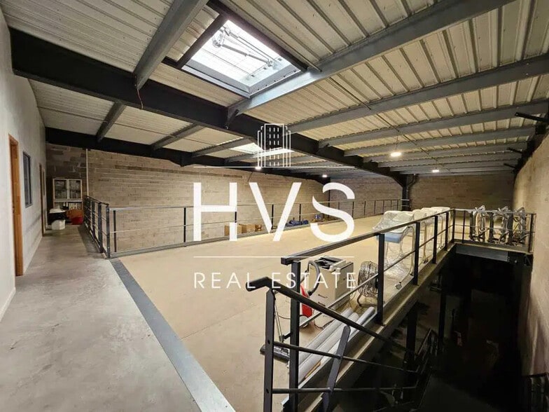 Local d’activités dans Meyreuil à louer - Photo intérieure – Image 2 sur 8