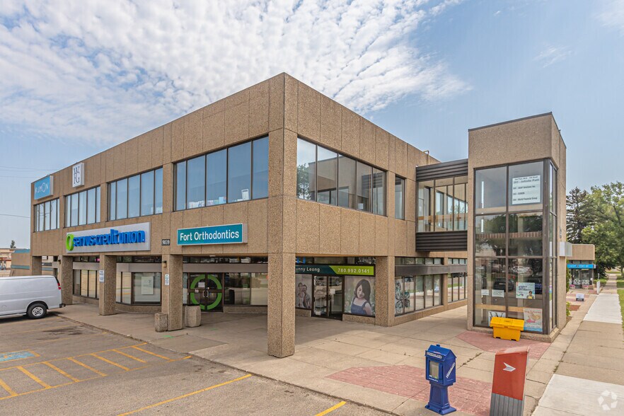 9835 104 St, Fort Saskatchewan, AB à louer - Photo de l’immeuble – Image 3 sur 6