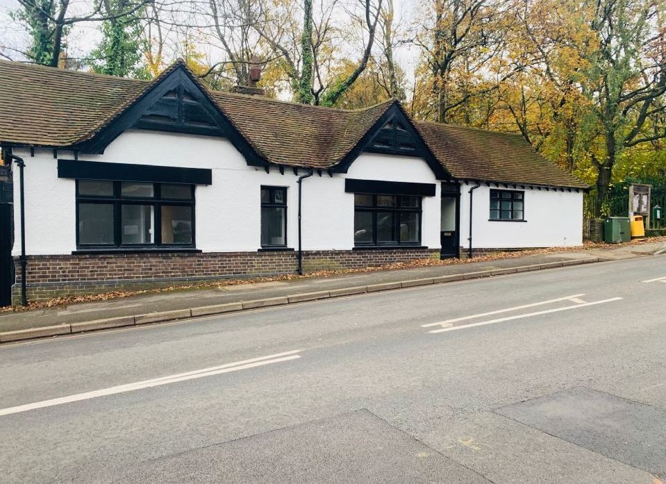 7-9 Station Appr, Tadworth à louer Photo principale– Image 1 sur 2