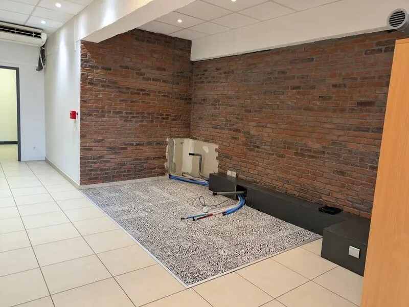 Local commercial dans Bourgoin-Jallieu à louer Photo intérieure– Image 1 sur 15