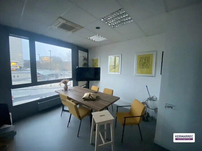 Plus de détails pour Bureau à vendre