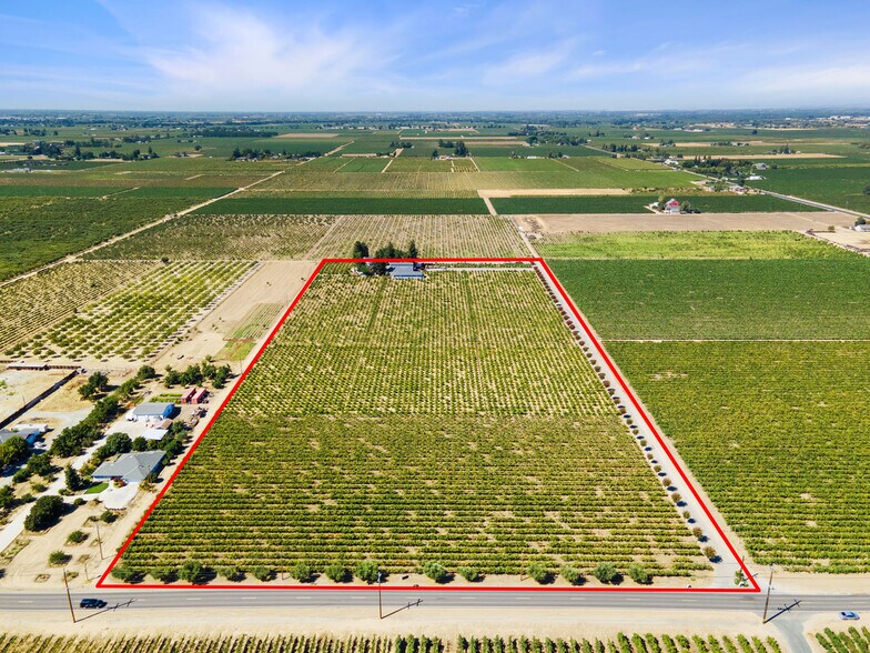 9291 E Harney Ln, Lodi, CA à vendre - Aérien – Image 2 sur 21