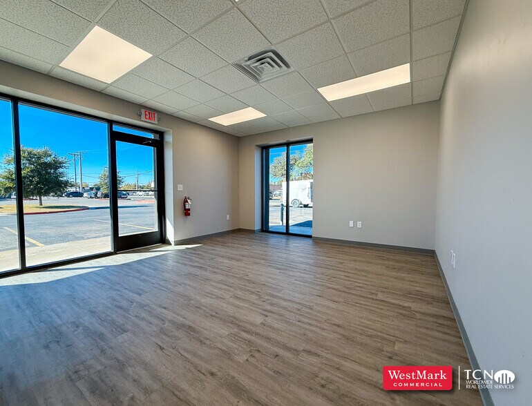 3331 70th St, Lubbock, TX à louer - Photo de l’immeuble – Image 2 sur 6