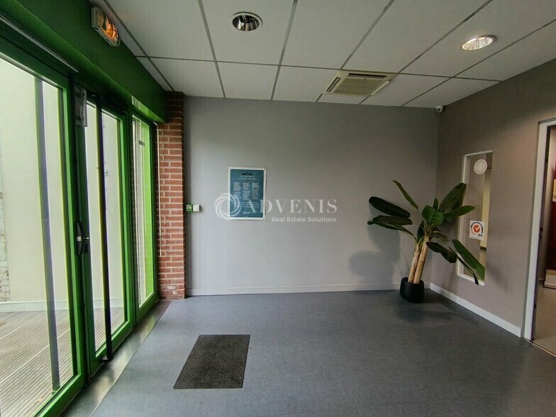 Bureau dans Lille à louer - Hall d’entrée – Image 2 sur 12