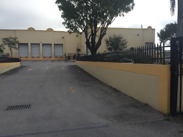 2005 NW 110th Ave, Miami, FL à louer - Photo de l’immeuble – Image 2 sur 21