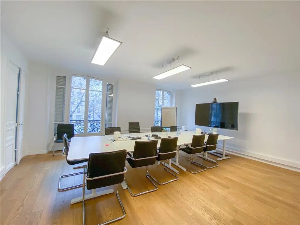 Bureau dans Paris à louer Photo de l’immeuble– Image 1 sur 10