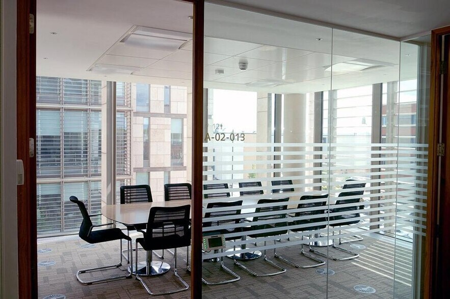 2 Staffordshire Pl, Stafford à louer - Photo de l’immeuble – Image 3 sur 20