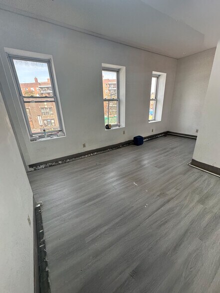 1576 Flatbush Ave, Brooklyn, NY à louer - Photo de l’immeuble – Image 3 sur 5