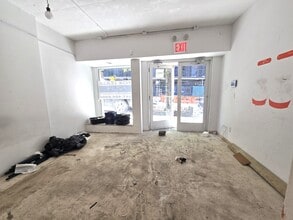 2409-2411 41st Ave, Long Island City, NY à louer Photo de l’immeuble– Image 1 sur 14