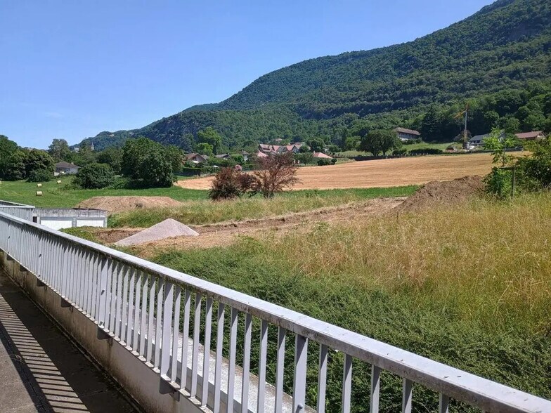 885 Route D'aix Les Bains, Chindrieux à louer - Photo de l’immeuble – Image 2 sur 7