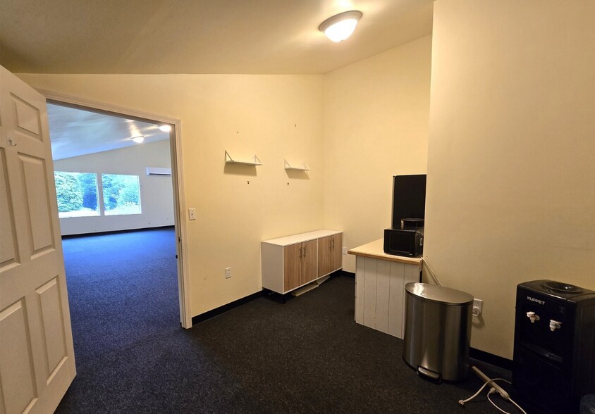 633 E Pioneer Ave, Montesano, WA à louer - Photo de l’immeuble – Image 2 sur 18