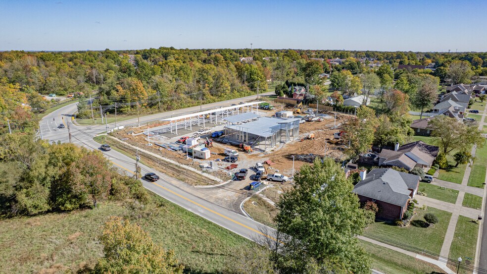 7601 Vaughn Mill Rd, Louisville, KY à vendre - Photo de l’immeuble – Image 2 sur 8