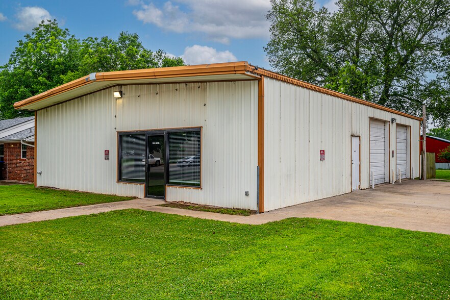 116 N 2nd St, Noble, OK à vendre - Photo de l’immeuble – Image 1 sur 23