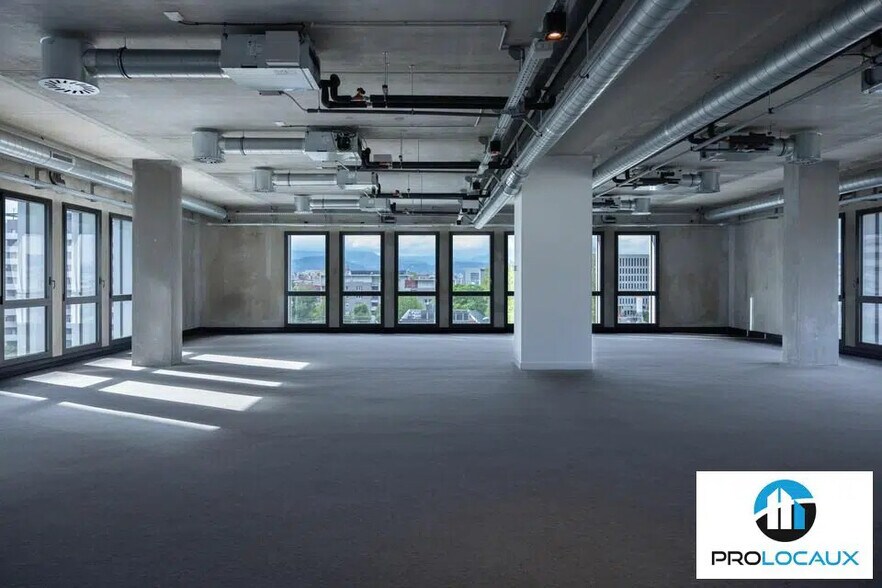 Bureau dans Grenoble à louer - Photo de l’immeuble – Image 2 sur 12