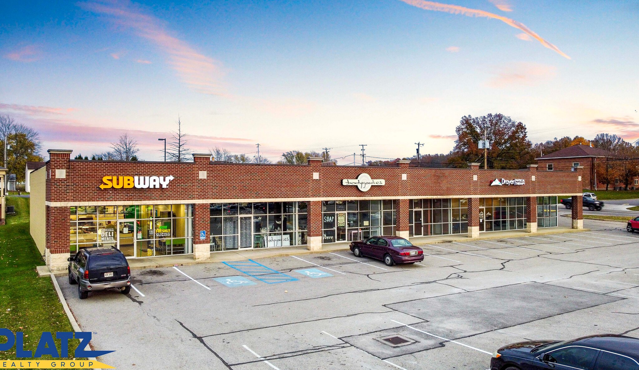4501 Belmont Ave, Youngstown, OH à louer Photo principale– Image 1 sur 9