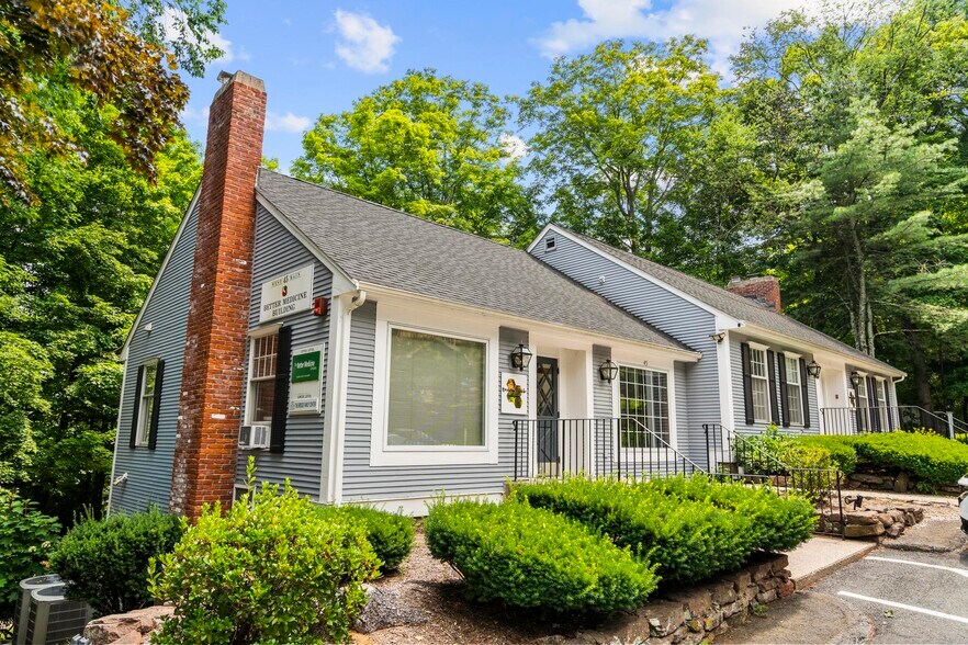 45 W Main St, Avon, CT à vendre - Photo de l’immeuble – Image 2 sur 20