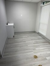 12651 W Sunrise Blvd, Sunrise, FL à louer Photo intérieure– Image 2 sur 8