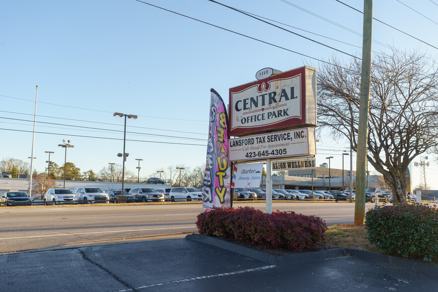 5803-5805 Lee Hwy, Chattanooga, TN à louer - Photo de l’immeuble – Image 1 sur 19