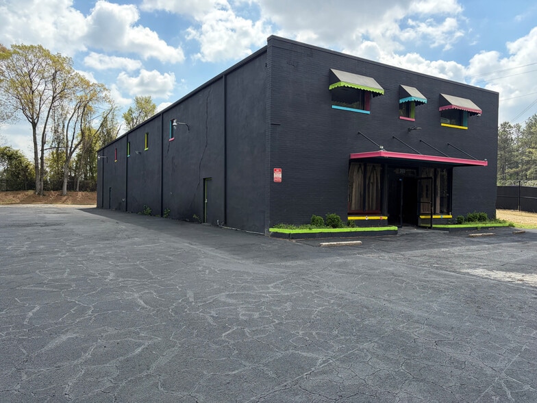 2476 Lawrence Ave, Atlanta, GA à vendre - Photo principale – Image 1 sur 4