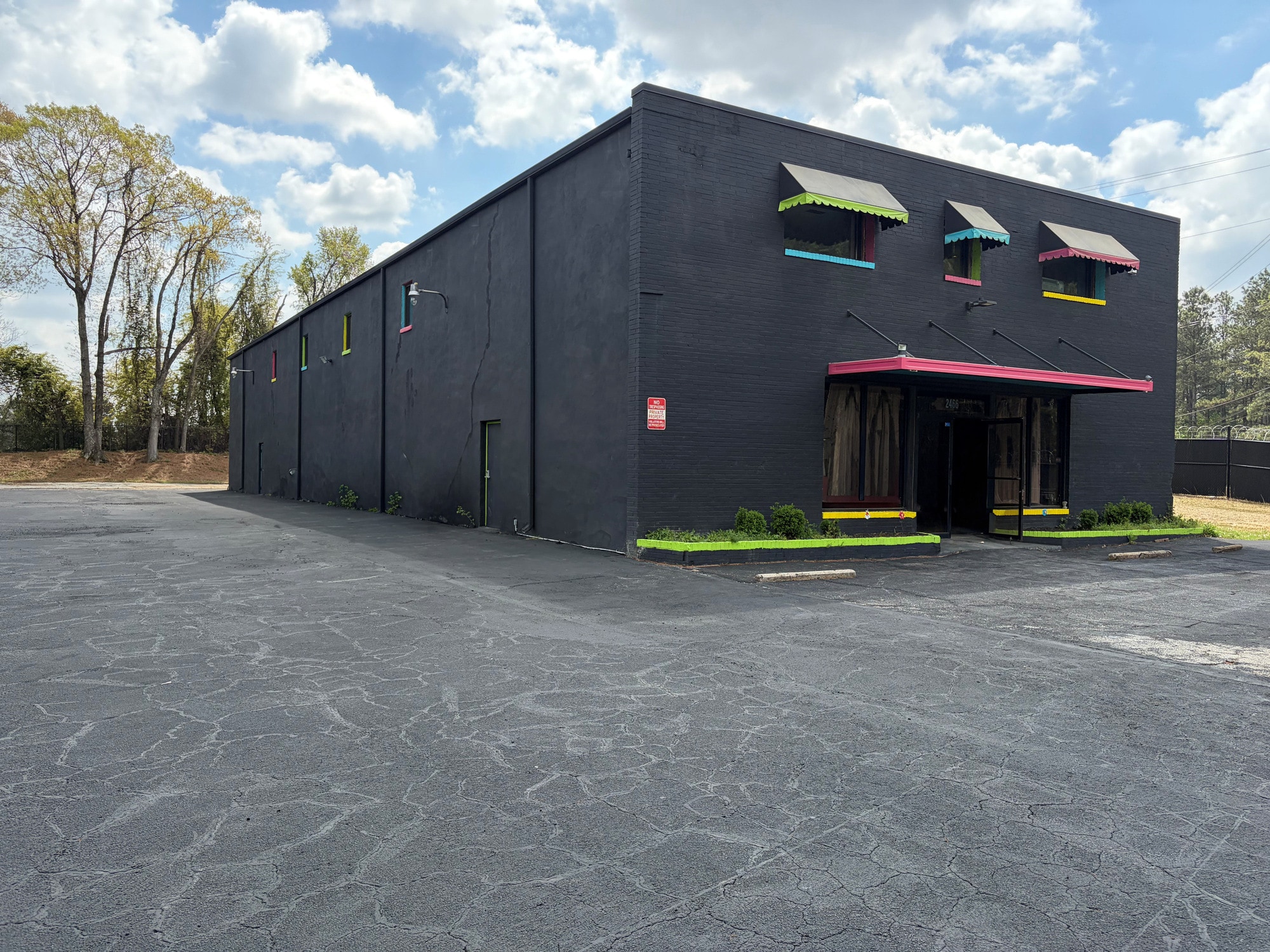 2476 Lawrence Ave A & B portefeuille de 2 biens à vendre sur LoopNet.fr Photo principale– Image 1 sur 3