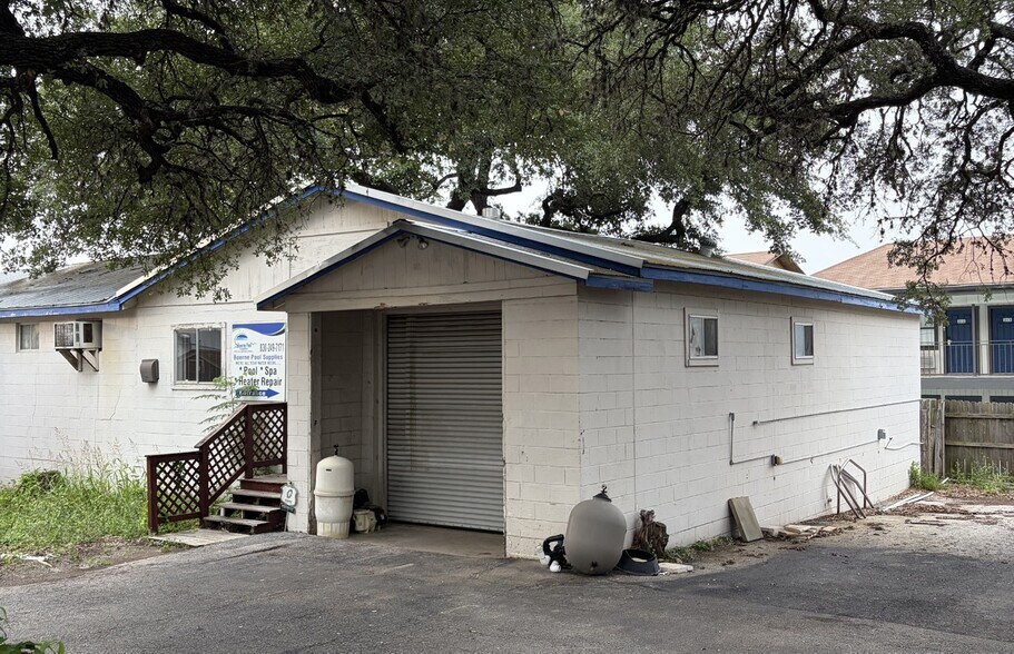 1224 S Main St, Boerne, TX à vendre - Photo de l’immeuble – Image 3 sur 4