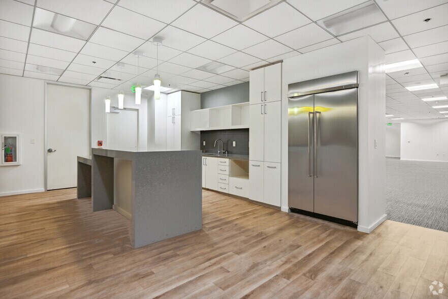 626 Wilshire Blvd, Los Angeles, CA à louer - Photo intérieure – Image 3 sur 26