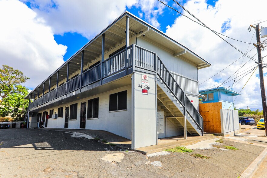 94-246 Aniani Pl, Waipahu, HI à vendre - Photo de l’immeuble – Image 3 sur 36
