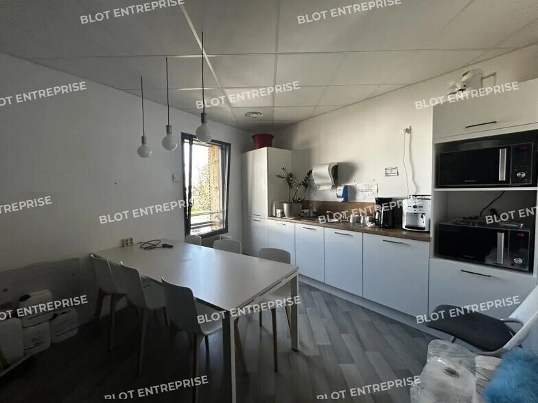 Bureau dans Orvault à louer - Photo de l’immeuble – Image 3 sur 13