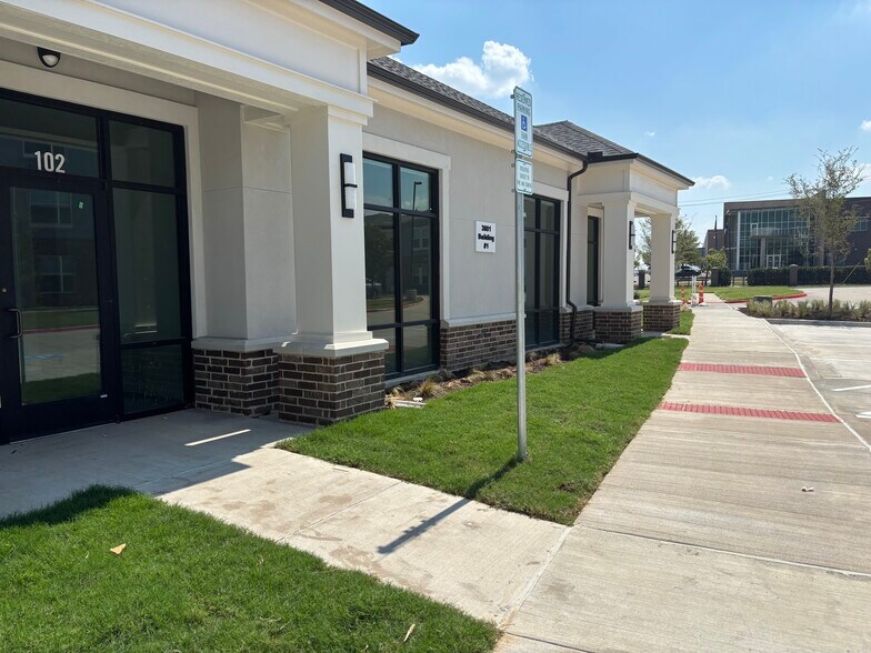 3801 N Central Expy, McKinney, TX à vendre - Photo de l’immeuble – Image 2 sur 23