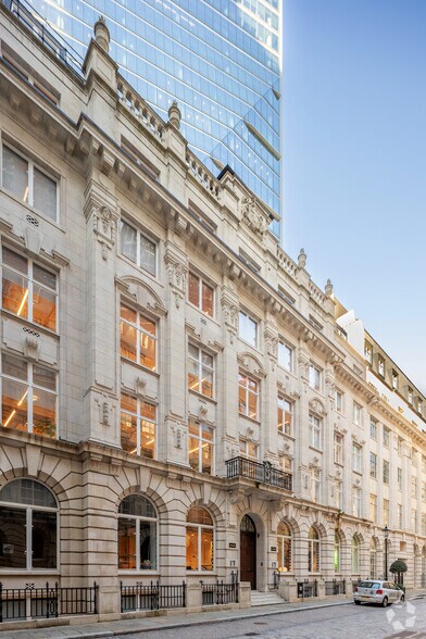 17 St. Helen's Pl, Londres à louer - Photo principale – Image 1 sur 3