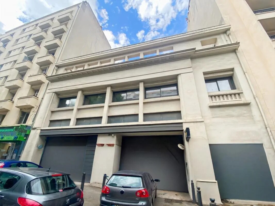 Local commercial dans Marseille à louer Photo de l’immeuble– Image 1 sur 11