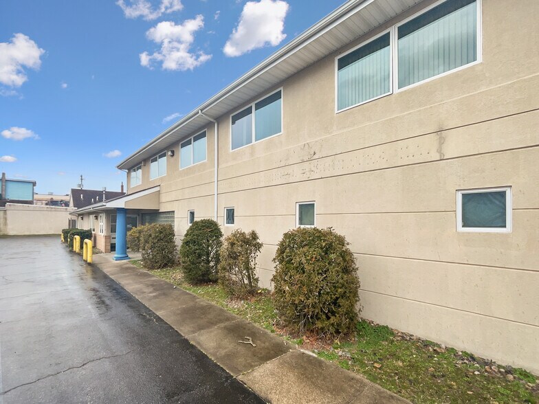 608 N High St, Millville, NJ à louer - Photo de l’immeuble – Image 2 sur 5