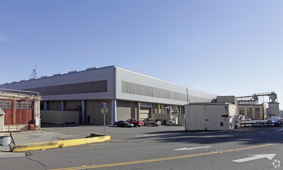 1101 Nimitz Ave, Vallejo, CA à louer - Photo de l’immeuble – Image 2 sur 4