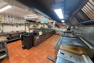 8 Croydon Rd, Caterham à louer Photo intérieure– Image 2 sur 6