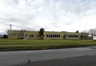 Plus de détails pour 5240 Smith Rd, Brook Park, OH - Local d'activités à louer