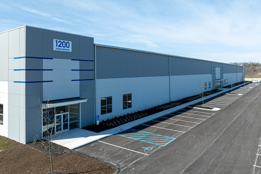 1200 International Drive - Building 1, Oakdale, PA à louer - Photo de l’immeuble – Image 2 sur 8