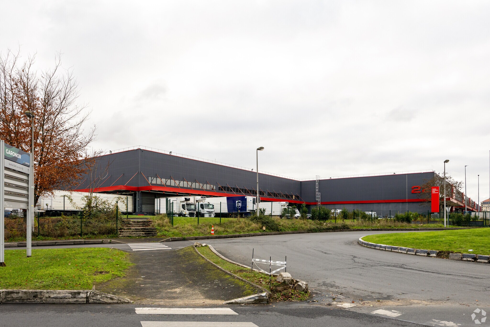 Bureau dans Le Blanc-Mesnil à louer Photo principale– Image 1 sur 7