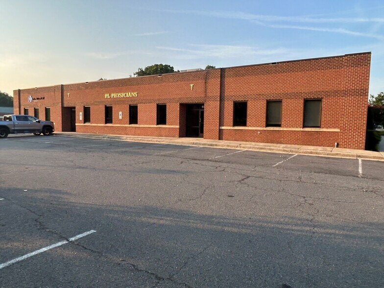 4550-4552 Empire Ct, Fredericksburg, VA à louer - Photo de l’immeuble – Image 1 sur 8