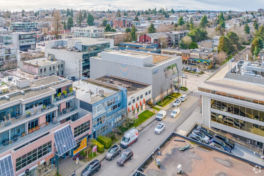 1778 2nd Av W, Vancouver, BC à louer - Aérien – Image 3 sur 5