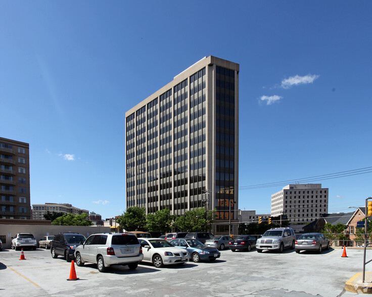 7910 Woodmont Ave, Bethesda, MD à louer - Photo de l’immeuble – Image 2 sur 7