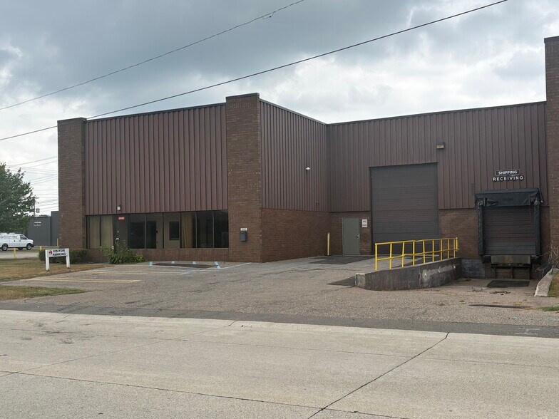 34481-34489 Industrial Rd, Livonia, MI à louer - Photo de l’immeuble – Image 2 sur 4