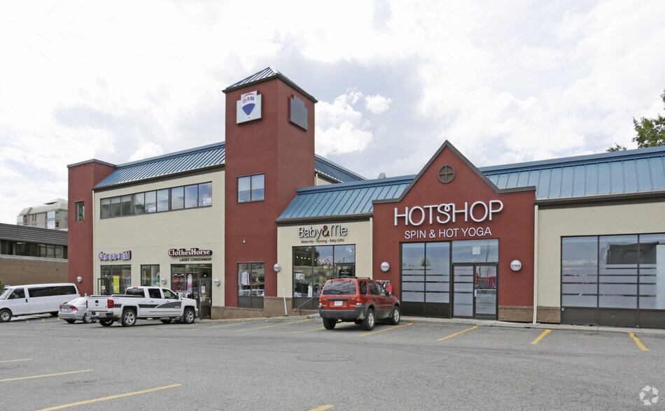 4625 Varsity Dr NW, Calgary, AB à louer - Photo de l’immeuble – Image 3 sur 10