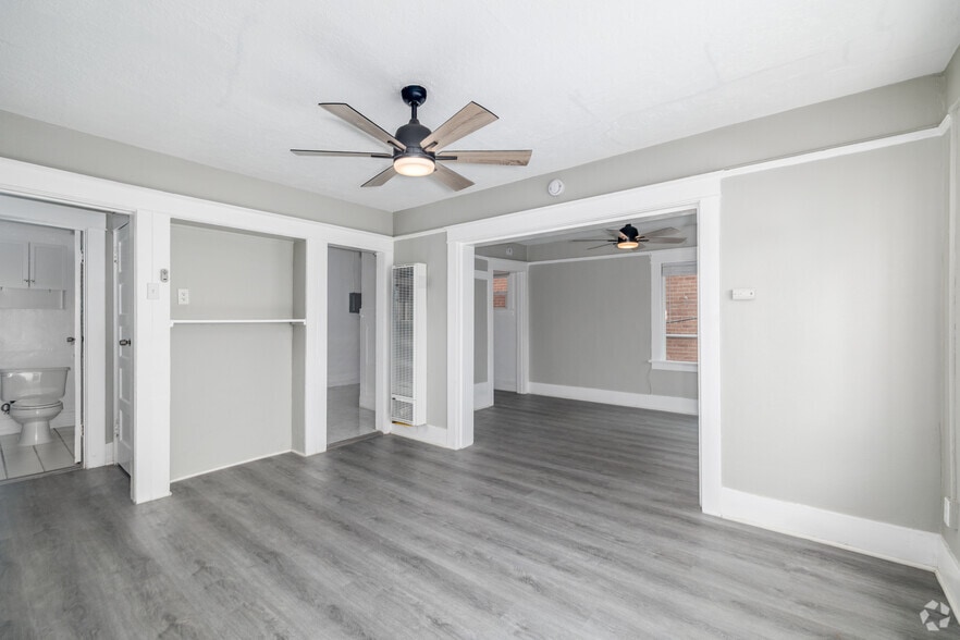 121-125 W 5th St, Long Beach, CA à vendre - Photo intérieure – Image 2 sur 8