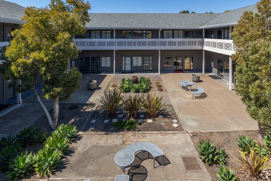901-903 Sneath Ln, San Bruno, CA à louer - Photo de l’immeuble – Image 3 sur 5