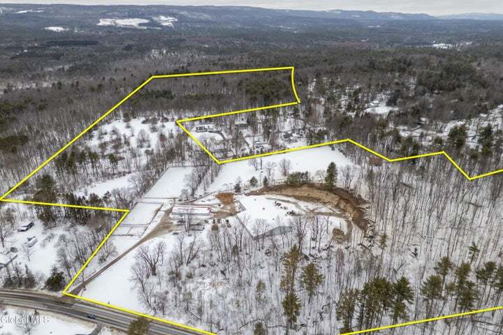 377-379 Middle Grove Road Rd, Middle Grove, NY à vendre Photo principale– Image 1 sur 7