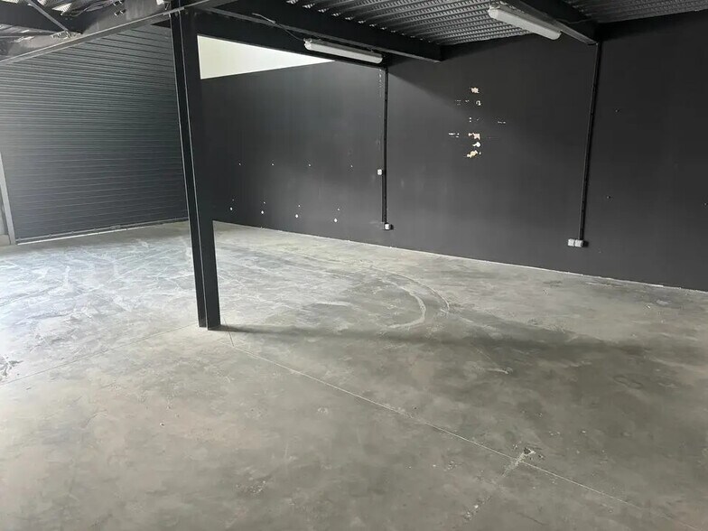 Local d’activités dans Anglet à louer - Photo de l’immeuble – Image 3 sur 5