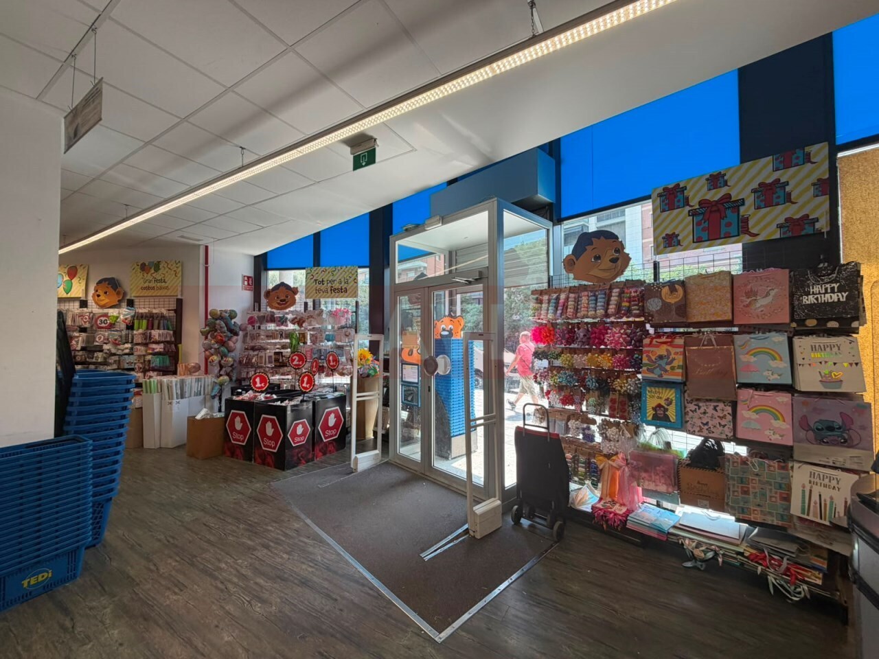 Local commercial dans Santa Coloma de Gramenet, Barcelona à louer Photo intérieure– Image 1 sur 5